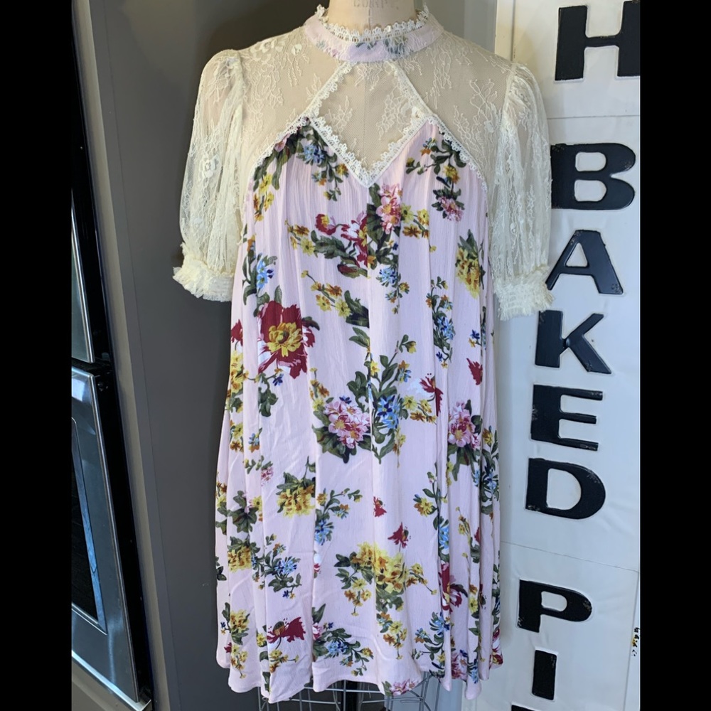 NEW Boutique Umgee Lace & Floral Dress